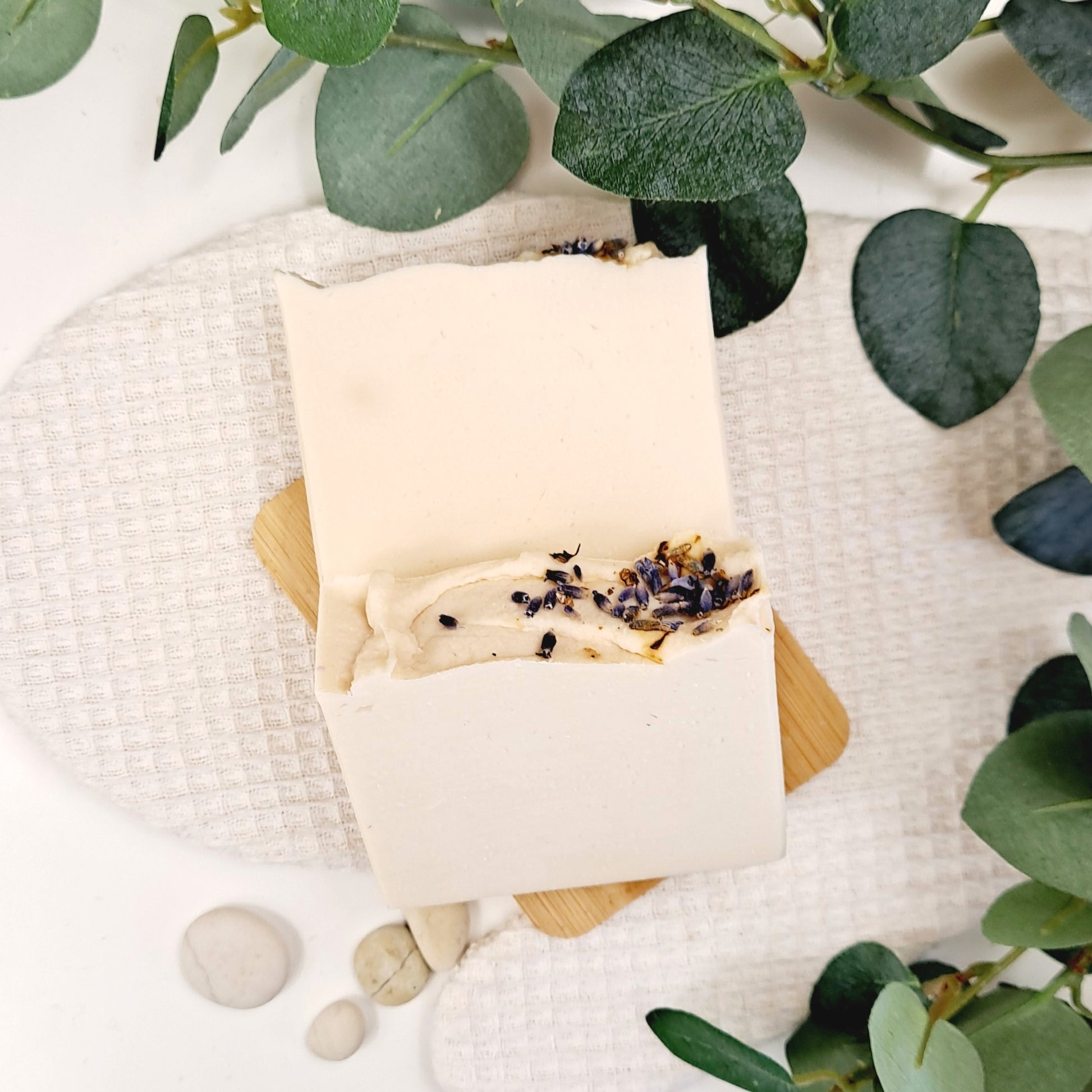 Honeysuckle jasmine floral natural soap bar handmade in New Zealand