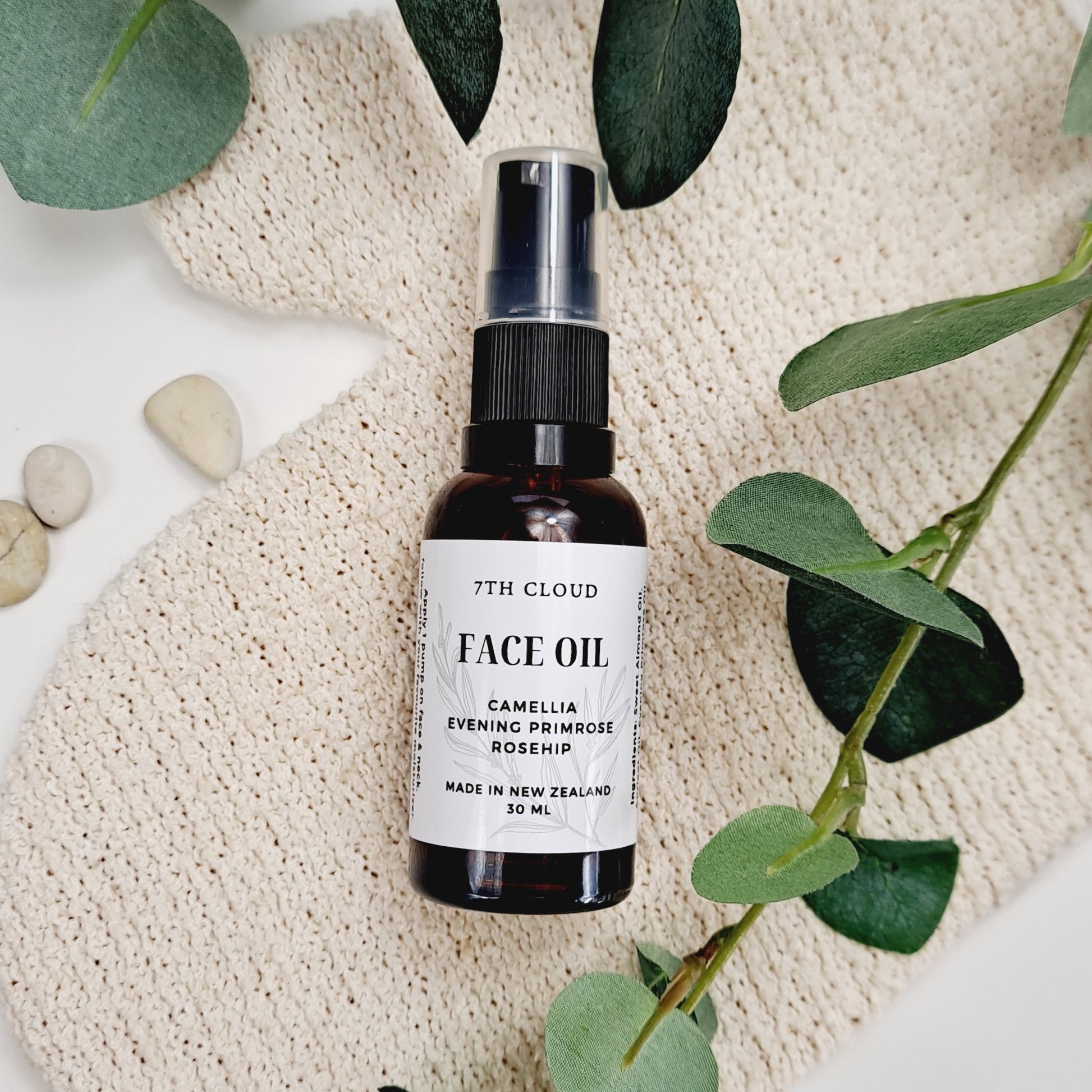 Lightweight, antioxidant-rich face oil for daily hydration