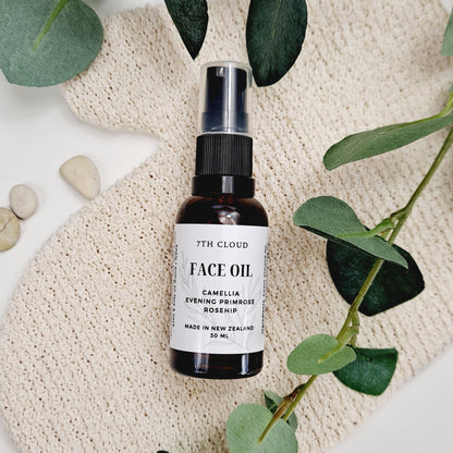 Lightweight, antioxidant-rich face oil for daily hydration